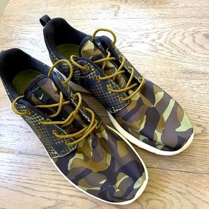 Nike Camo Tavas